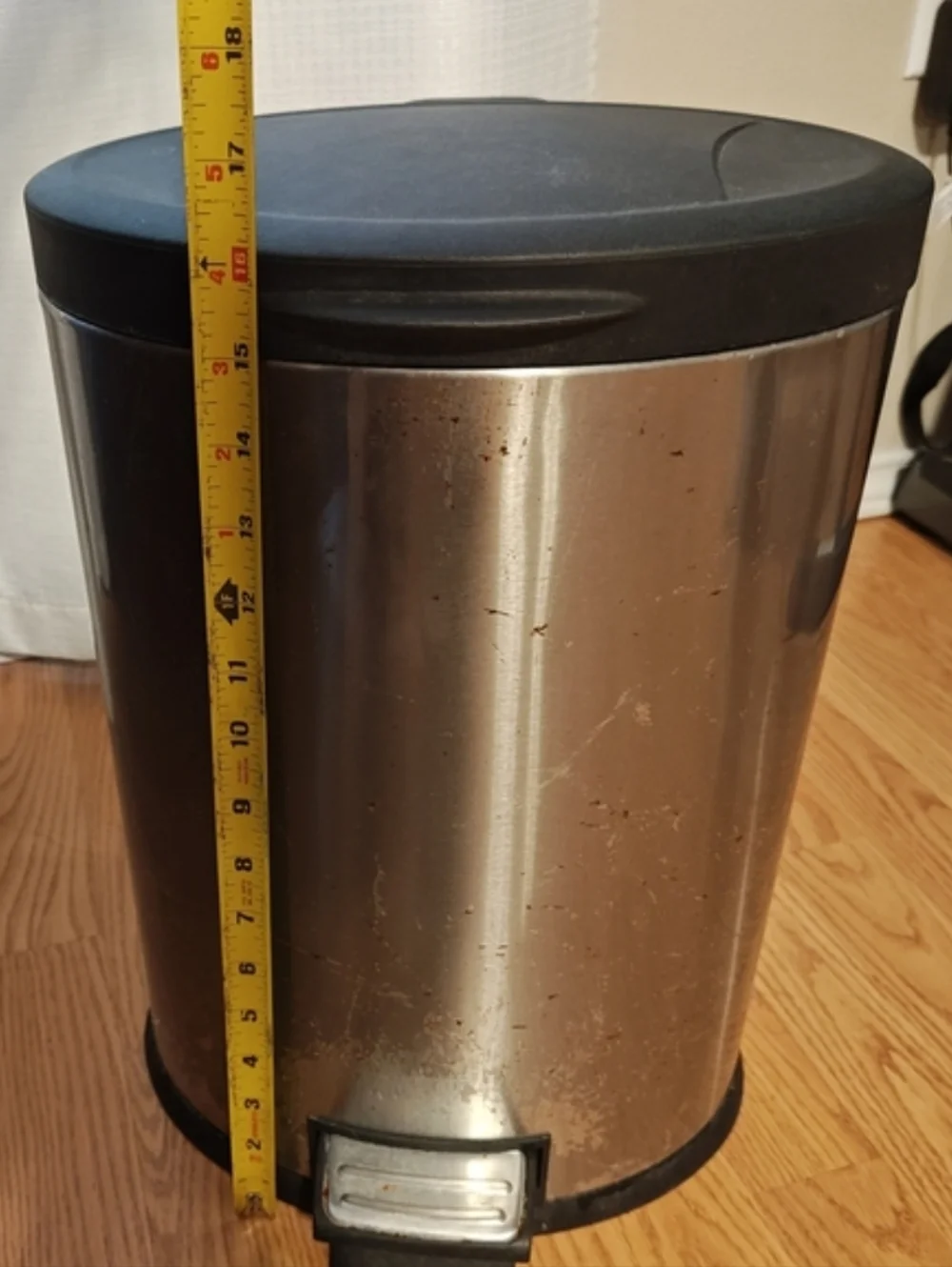 Stainless Steel Step Trash Can 12L 3.2 Gal with Soft Close Lid & Inner Bucket
